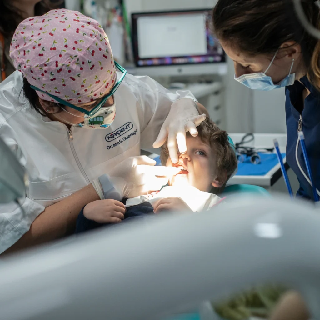 Dentista per bambini a Bologna - Quando portare il bambino per la prima visita dentistica