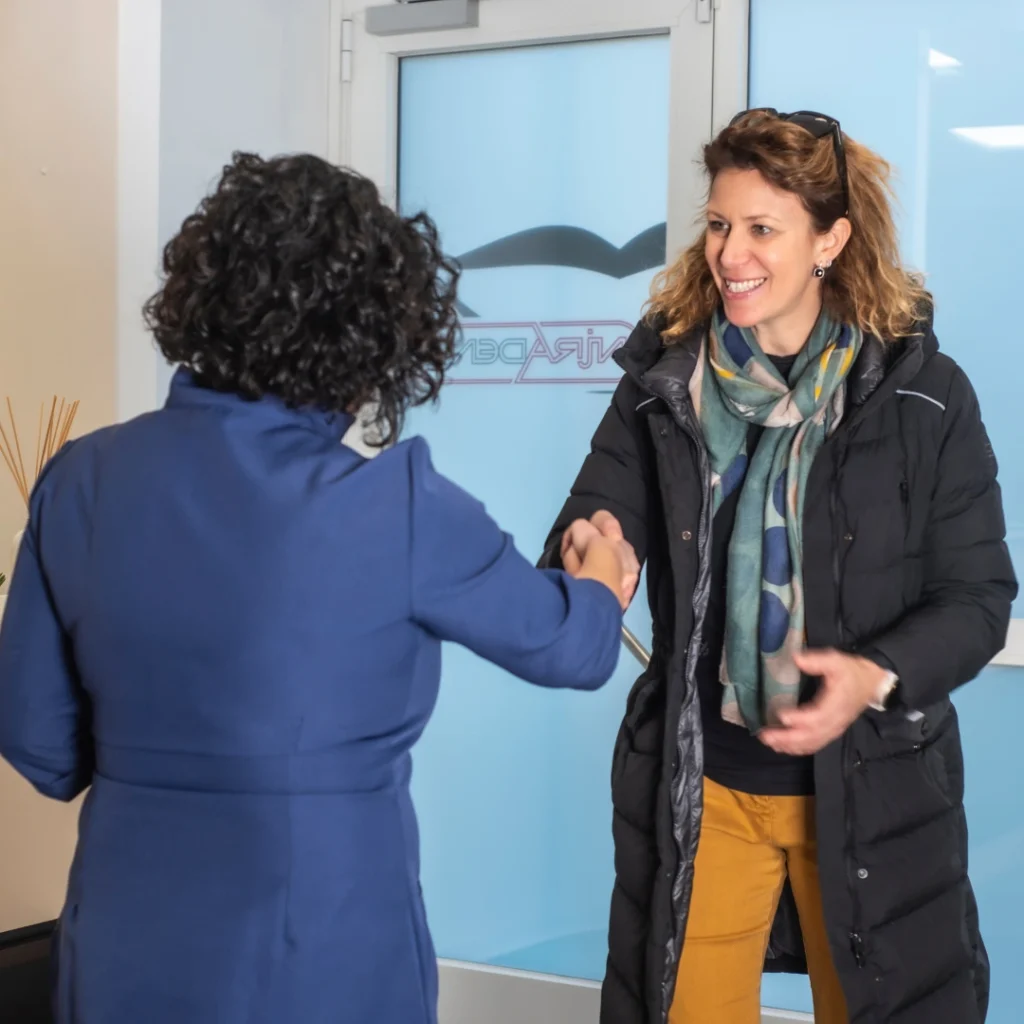 FOTO CI PRENDIAMO CURA DI TE 1 - Dentista a Bologna